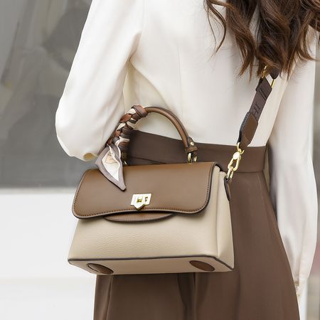 New crossbody bag fashionable and versatile simple small square bag